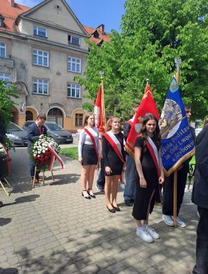 Obraz wyróżniający aktualność