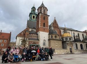 Obraz wyróżniający aktualność