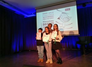 Obraz wyróżniający aktualność