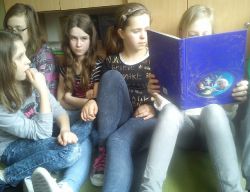 Obraz wyróżniający aktualność