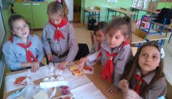 Obraz wyróżniający aktualność