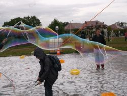 Obraz wyróżniający aktualność