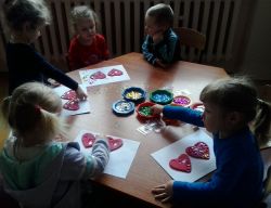 Obraz wyróżniający aktualność