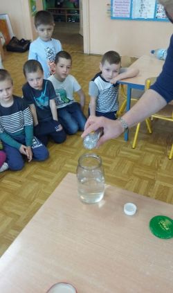 Obraz wyróżniający aktualność