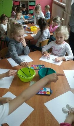 Obraz wyróżniający aktualność