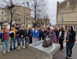 Obraz wyróżniający aktualność