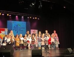 Obraz wyróżniający aktualność