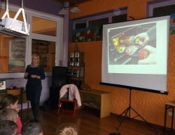 Obraz wyróżniający aktualność