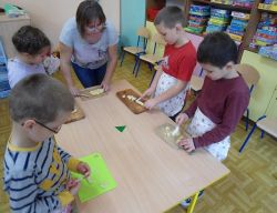 Obraz wyróżniający aktualność